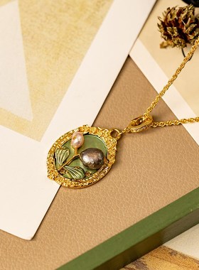 2025新款爆款女链子法式吊坠复古设计感大气高档珍珠项链轻奢小众