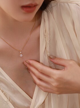 《白月光》跑量基础款!复古设计高级感日常百搭纯银锁骨项链女