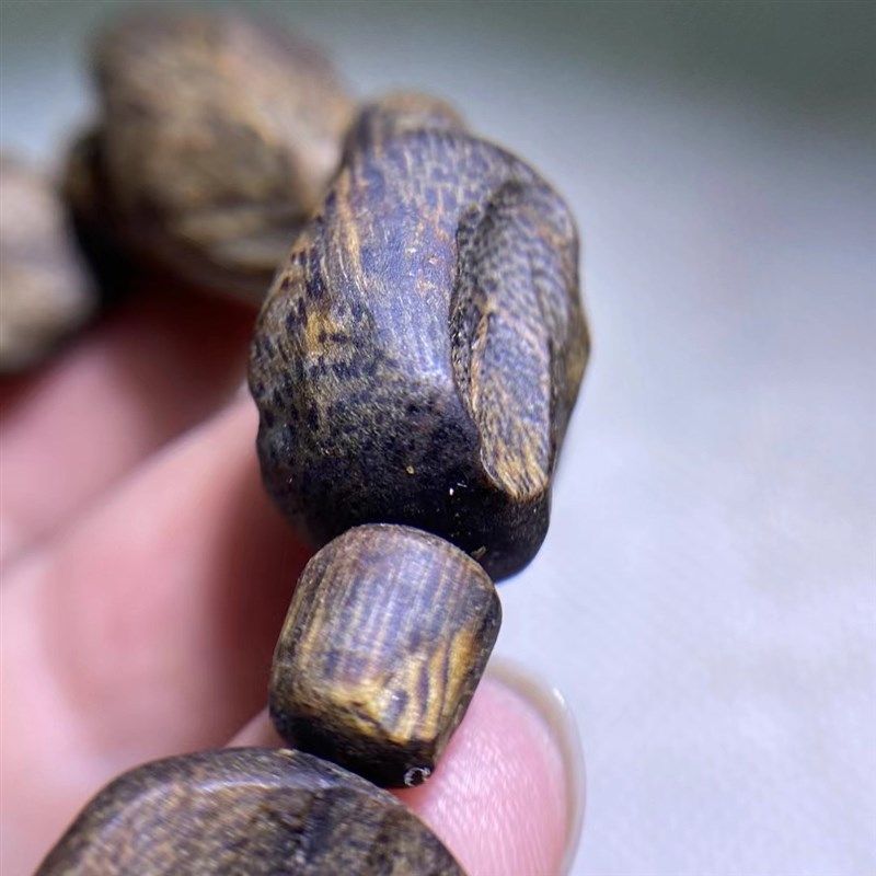 天然棋楠沉香张勺子留疤单圈手串16.4克 沉水级别,淘宝优惠券,粉丝福利购,淘宝优惠卷