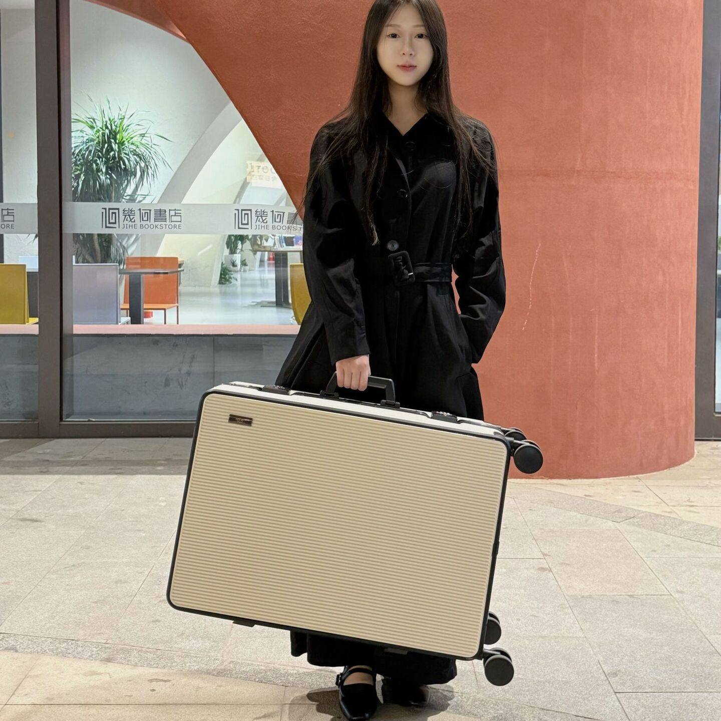 2025新款行李箱商务高品质旅行箱高端20寸登机箱24寸大容量密码箱,淘宝优惠券,粉丝福利购,淘宝优惠卷