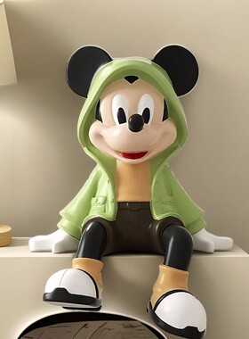 风衣米奇坐姿摆件客厅电视柜装饰入户玄关酒柜高级感小众手办轻奢