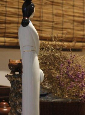 《貂蝉拜月》九十年代库存品 厂货潮州枫溪瓷塑彩瓷 人物桌面摆件