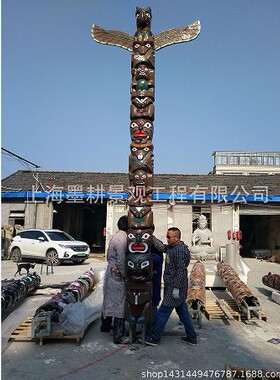 厂家生产园林景观展翅图腾柱 雅玛图腾柱  纯手工彩绘景区摆件图