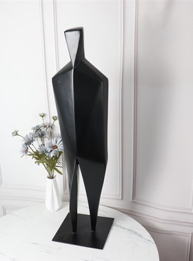 现代简约抽象人物摆件金属造型落地艺术装饰酒店大堂玄关创意雕塑