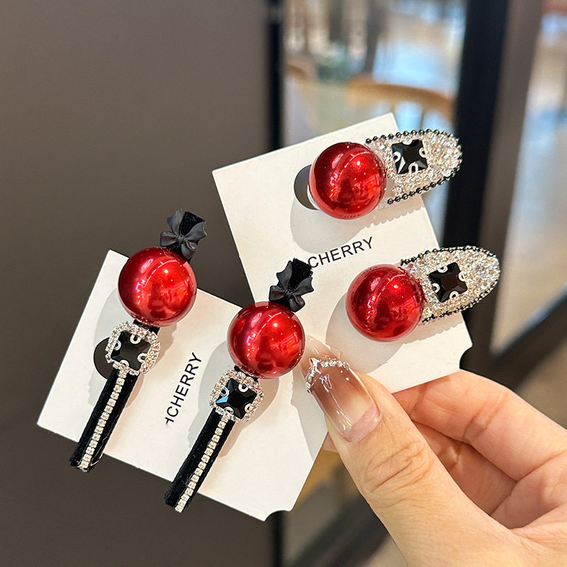 韩国新年氛围感红色水钻边夹侧边夹刘海夹碎发夹头饰后脑勺一字夹,淘宝优惠券,粉丝福利购,淘宝优惠卷