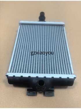 适用于宝马3系 F 30 /4系F 32 辅助水箱（中冷器）OE 17117628057