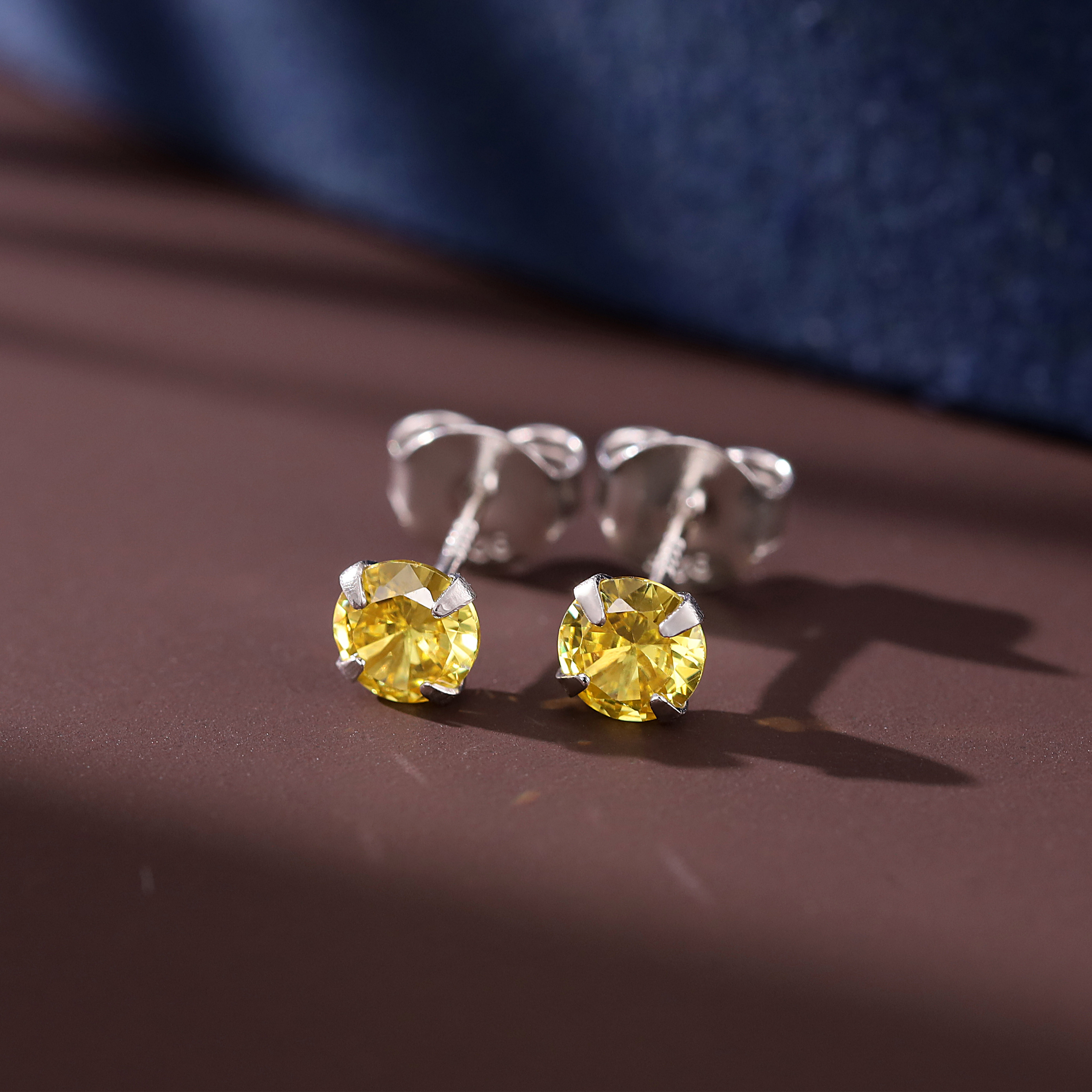 925银圆钻耳钉女通体银防过敏日常百搭精致养耳洞耳饰爆闪彩色石,淘宝优惠券,粉丝福利购,淘宝优惠卷