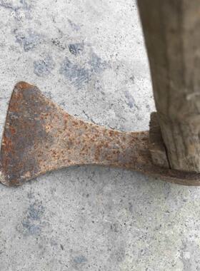 民俗老物件老农具小镐锄头农村老式耕地工具怀旧影视道具装饰摆件