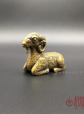 仿古铜卧羊文镇纸铜羊摆件创意书法压纸复古镇尺铜文房四宝铜把件