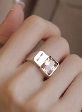 方形焦糖锆石戒指女复古时尚字母气质开口指环叠.戴食指戒潮