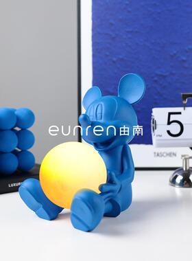 代简约电镀卡通抱老鼠灯球CUE夜摆件客厅家居桌面儿童现房创意装