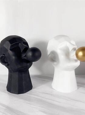 现代简约黑物色抽象3283人人白头吹泡泡摆件家居样房酒店玄关板装