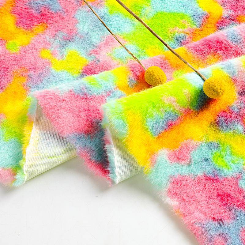 225新款0彩貂毛CBH绒布抗皱磨不变形地毯家纺七坐垫绒布耐面料 - 图0