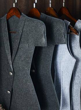 现代间极简样房衣道帽摆件衣柜展厅软装搭配套装板tb-65439毛毡具