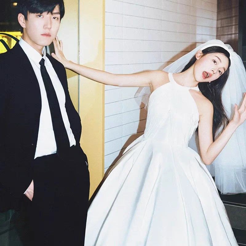 影楼婚纱挂脖包邮复古韩式摄影主题拍照服装旅拍白色简约优雅礼服,淘宝优惠券,粉丝福利购,淘宝优惠卷