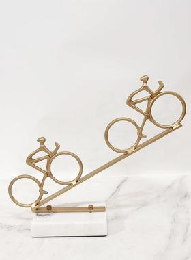 欧创意人物2512艺骑车大理石工软装饰品雕塑件时尚北摆铁艺家居摆