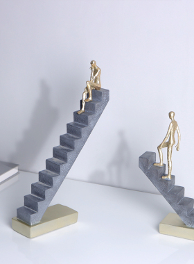 轻奢风玄关抽象人物思考者摆件客厅办公室桌面楼梯摆设梯子装饰品
