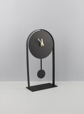 欧式创意简黑何色几约挂钟0531属摆件卧室客厅样板房书房家居金装