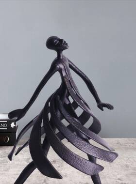 现代简金属孩黑色人物摆约件办1126公室玄关品女造型工艺雕塑摆件