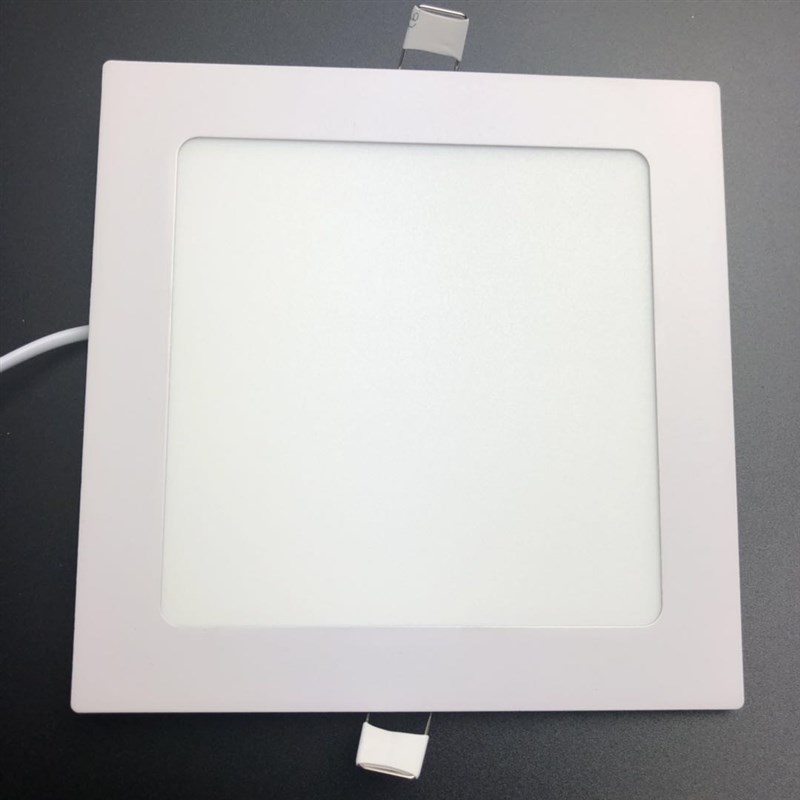 欣意亮LED超薄筒灯12/15/18W平面板灯开孔白边方形平板防雾厨卫灯 - 图1