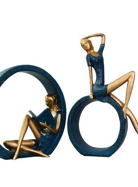 北简约抽象读书女孩摆女件家居书THV礼房客欧厅装饰文艺少摆设物