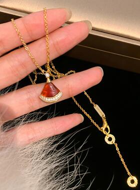 小扇本子项炼女生XL212-小款2母025年新白贝红玛瑙吊坠高版轻奢首