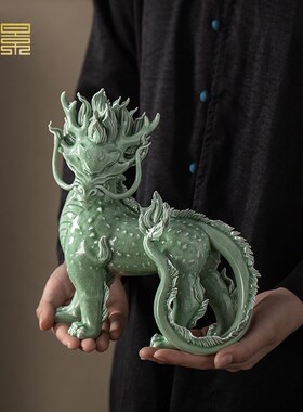 景德镇陶瓷麒麟摆件入户玄关桌面客厅瓷器中式家居装饰艺术品摆设