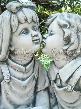 欧式玻璃钢人物雕塑艺术品客厅户外落地摆设可定制作看书情侣亲嘴