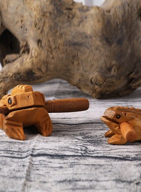 泰国招财蛙手工艺品原木雕刻蟾蜍吉祥摆件实木芒果木发声青蛙玩具