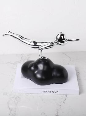 现代轻奢银HMP色云朵飞行人物摆样板房售楼处房客书厅件房软装饰