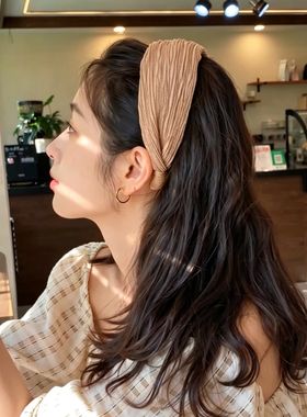褶皱宽边发箍女士高颅顶秋季2026新款显脸小压发头箍百搭洗脸发卡