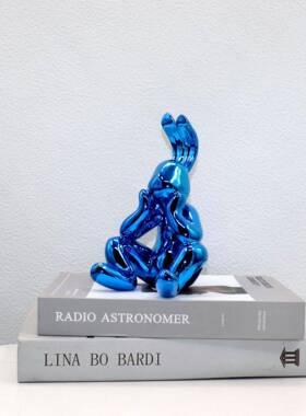 现代简约厅轻奢电镀发呆兔家品居思考小兔客玄样板房创意软装饰关