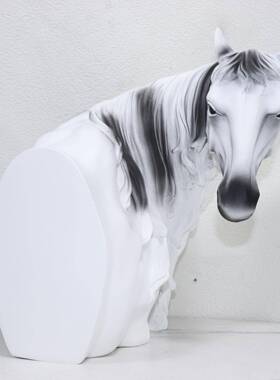 现代简马头约首马板头白色树马脂雕塑件样房售楼部家居摆玄关客厅