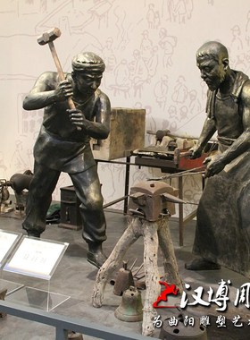 玻璃钢仿铜人物雕塑养蚕主题雕塑采桑叶女雕塑户外公园景观雕塑