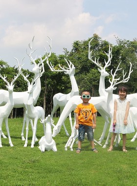 园林景观抽象几何梅花鹿雕塑块面梅花鹿动物摆件商场小区草坪装饰
