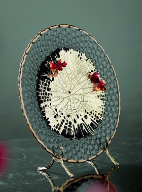 客厅样板房玄关酒店书柜博古架工艺装饰如鱼得水摆盘金属艺术摆件