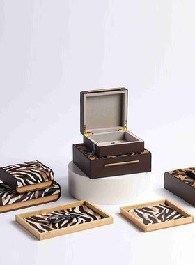 简约现代创意花纹皮革首饰盒托盘摆件书房客厅酒店办公区装饰摆放