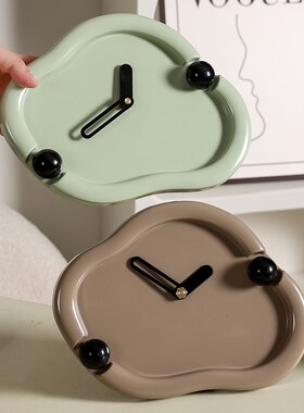 奶油风客厅钟表创意时钟装饰品入户玄关电视柜桌面座钟摆台式摆件