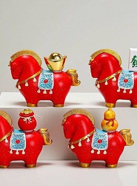 马年摆件2025新款中控台装饰吉祥物公仔国潮小马马上有钱车载摆件