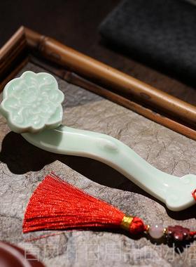 高档陶瓷玉如意摆件意居客厅玉石工艺品桌面装饰书房茶桌笔家搁镇