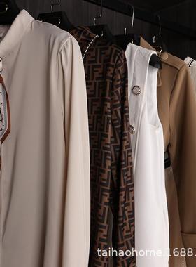 样间衣帽板间衣服板样房软装服饰22.10.6梳妆柜台装饰摆件展厅衣