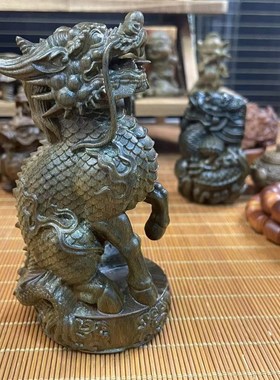 天然绿檀木香檀木祥瑞麒麟木雕手把件摆件转运文玩桌面家居工艺品