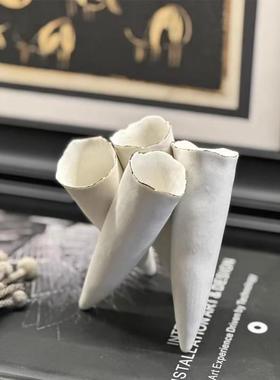 现干艺术白色SUY四脚锥形陶瓷瓶酒代店大堂花插花器样板花间装饰