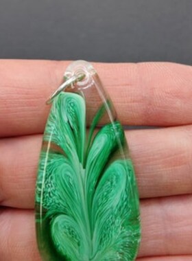 艺术简约树脂夜光吊坠发光项链个性纯手工情侣男女生日礼物