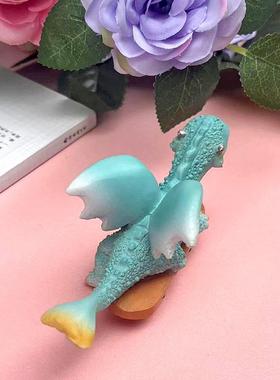 创意可爱卡通小龙摆件滑板小恐龙仿真动物室内家居装饰树脂工艺品
