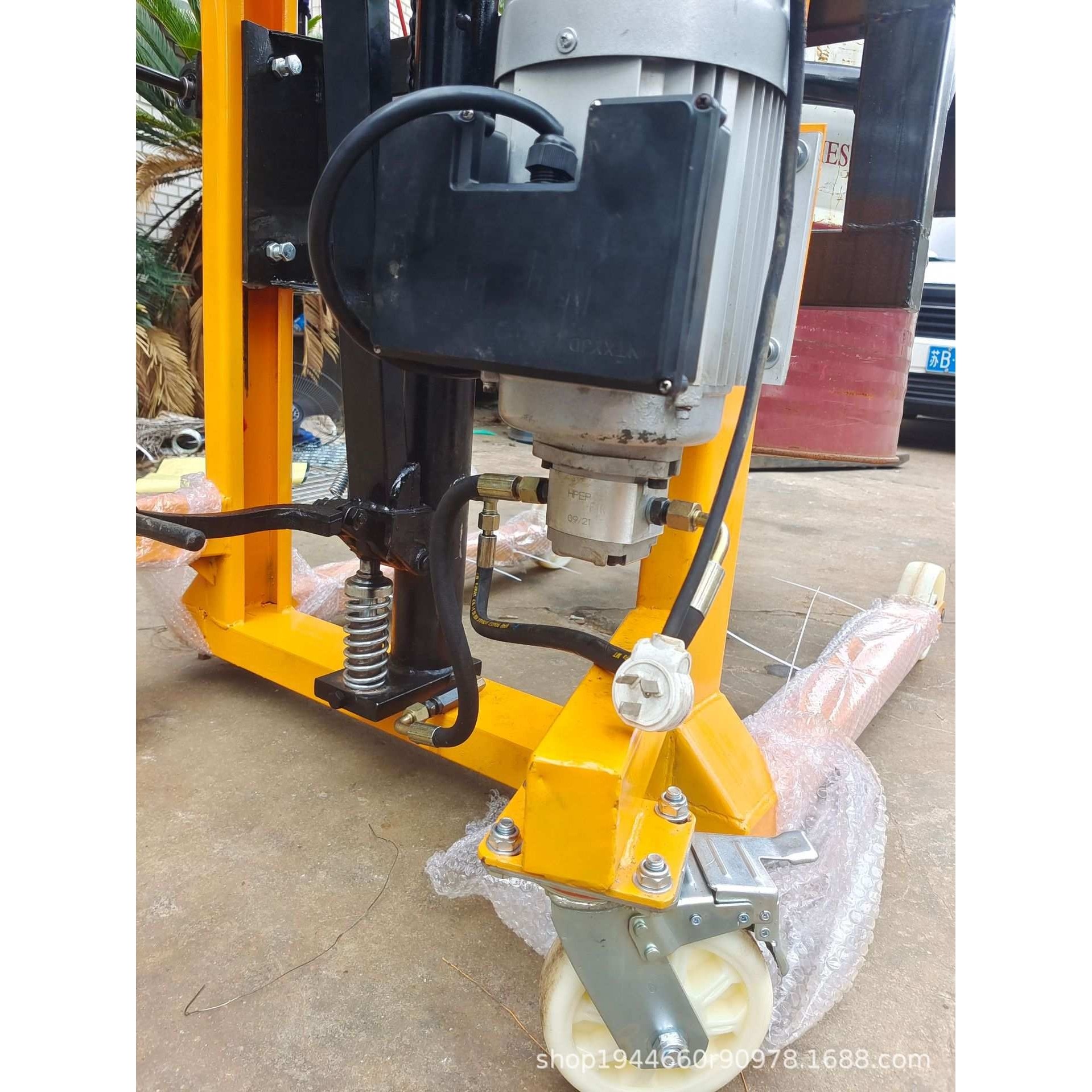 佛山电机液压两用油桶倒料车 液压翻转油桶车 载重400KG,淘宝优惠券,粉丝福利购,淘宝优惠卷