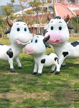 户外卡通奶牛雕塑摆件玻璃钢动物雕塑花公园林幼儿园草坪装饰小品