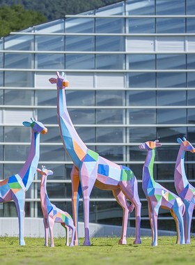 大型户外抽象长颈鹿玻璃钢动物模型园林景观雕塑幼儿园装饰品摆件