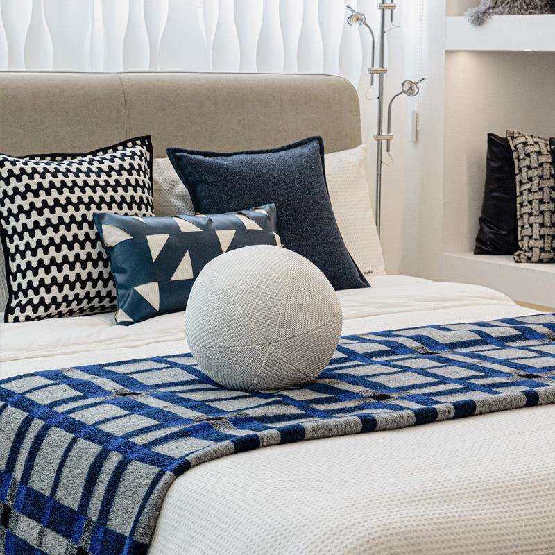 现代简约样板间软装床品男孩卧室儿童房蓝色系床搭毯床旗抱枕套件,淘宝优惠券,粉丝福利购,淘宝优惠卷