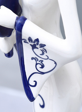 陶瓷工艺品色釉仿青花瓷器仕女人物中式摆件创意家居客厅装饰品